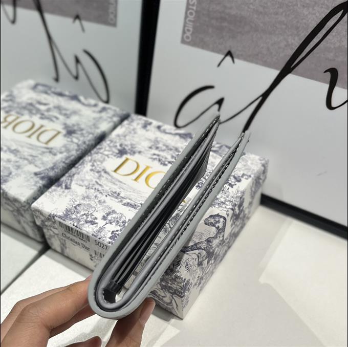 2025228Y 180P182140469